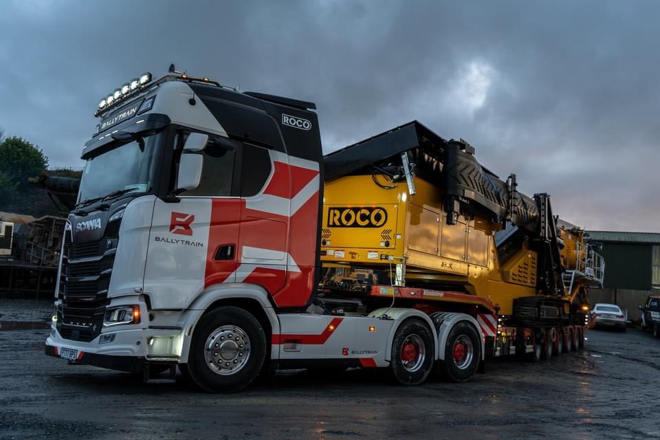 rococrushing's tweet photo. Starting 2021 off with a bang with our first sale 💪🏽 X7T on its way to its new home overseas 🚢 #rococrushing #roco9 #screener #HappyNewYear2021 https://t.co/MVa3dUhcAL
