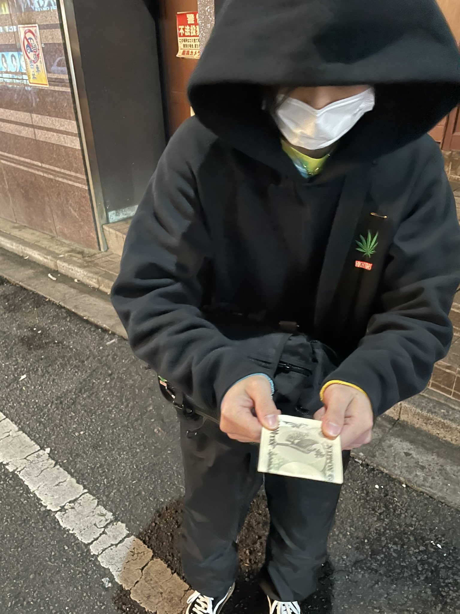 22年は生まれ変わると決めた 小鳥遊 真凰 歌舞伎町歩いてたらお金もらった 売人 T Co Hn9mjj5znq Twitter