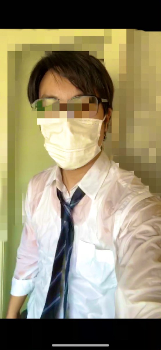 wet_yu's tweet photo. ワイシャツネクタイで風呂入った https://t.co/7lkyxoc8t8