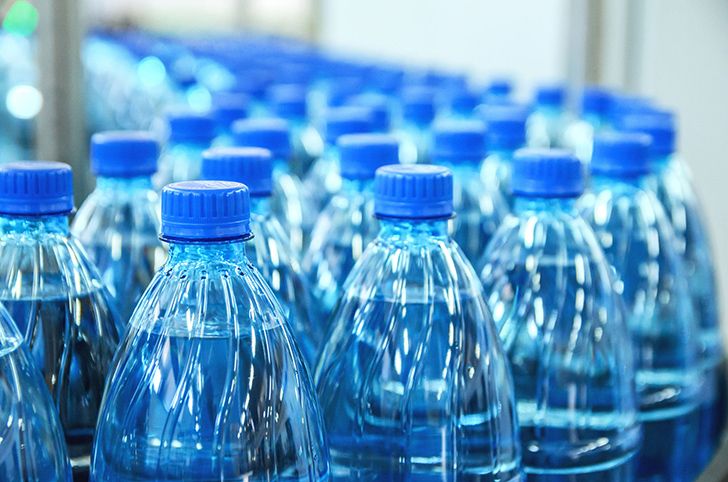 Ainsyaa21's tweet photo. Have you know that there are expiration dates on mineral water bottle? But why it have expired date since water can't expire ? 🤔 Here is the reason behind it. #imk221 https://t.co/DAlOOwpfGT