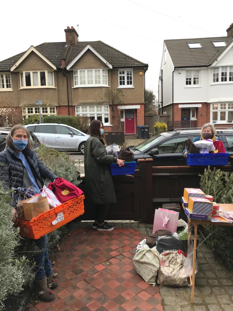 These are RBK support packs going out to Kingston Hospital. The stories coming from workers on the wards are truly heartbreaking. These selfless heroes are our neighbours. They really need us. Please help us provide care packages to the struggling staff. crowdfunder.co.uk/37da52c0407c64…