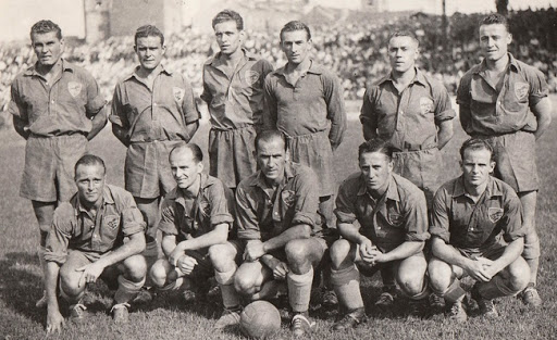 En effet, à cause de cette guerre, le FCSM n'est plus en mesure d'acheter des joueurs.Le club décidera donc de se baser sur la formation de jeunes talents, devenant ainsi l'un des premiers clubs formateurs français.