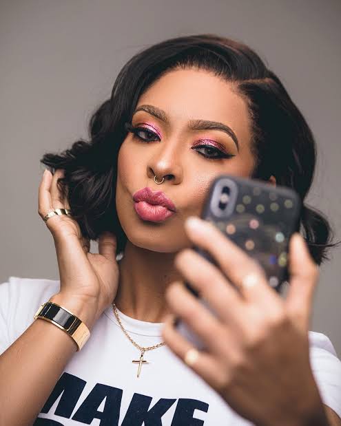 Ultimate light skin (F)