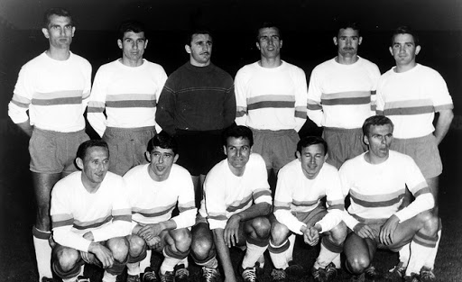 Néanmoins, les supporters doubistes les plus anciens gardent un moins bon souvenir du début des années 1960 où le club fera l’ascenseur entre la première et la seconde division.Puis, après cette période de turbulence, le FC Sochaux-Montbéliard retrouve les sommets de la D1.