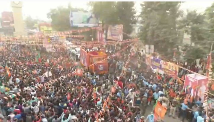 sanghaviharsh's tweet photo. Glimpses of BJP National President Shri @JPNadda Ji's road show in Bardhaman, West Bengal. https://t.co/gCdR92f8sL
