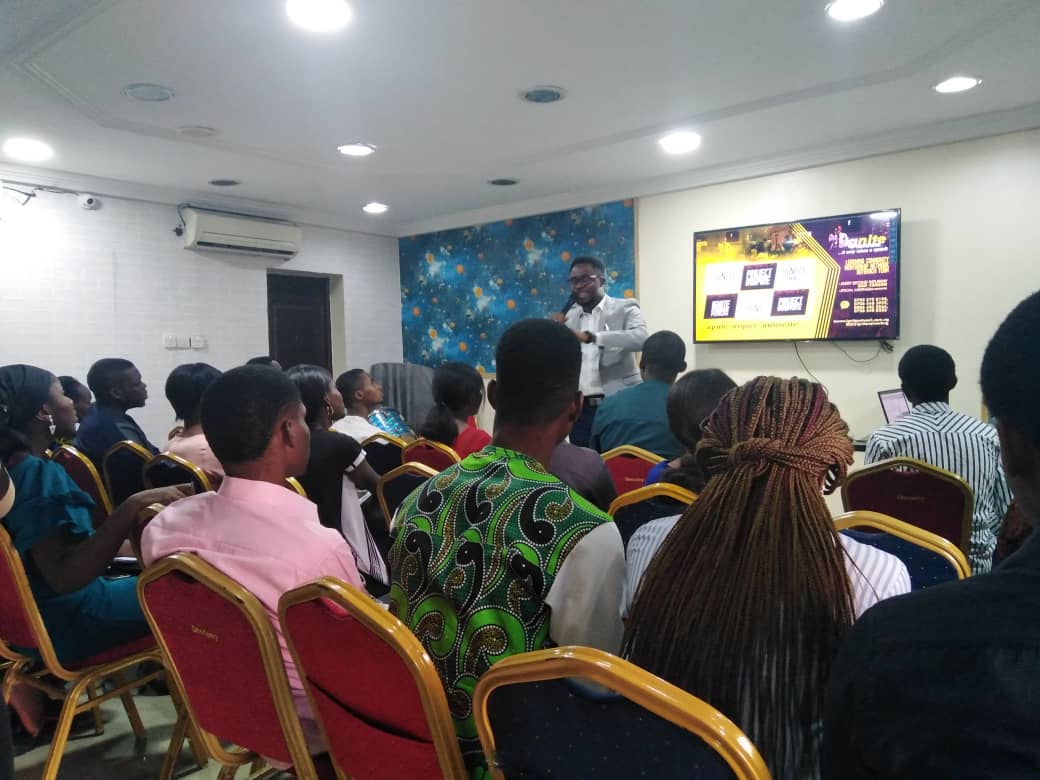 ignitenetworkng's tweet image. #IGNITE
#IGNITIONPoint today 6am-12noon...at Bukka by Choice 4A Agudama Str by FirstBank Garrison Aba Rd. Listen via Facebook.com/ignitenetworkng
#ignitenetworkng
t.me/ignitenetwork