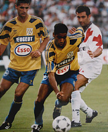 Cependant, à la suite de cette belle période, viendront de nouvelles années de doute à partir de 1990, et une redescente en seconde division.