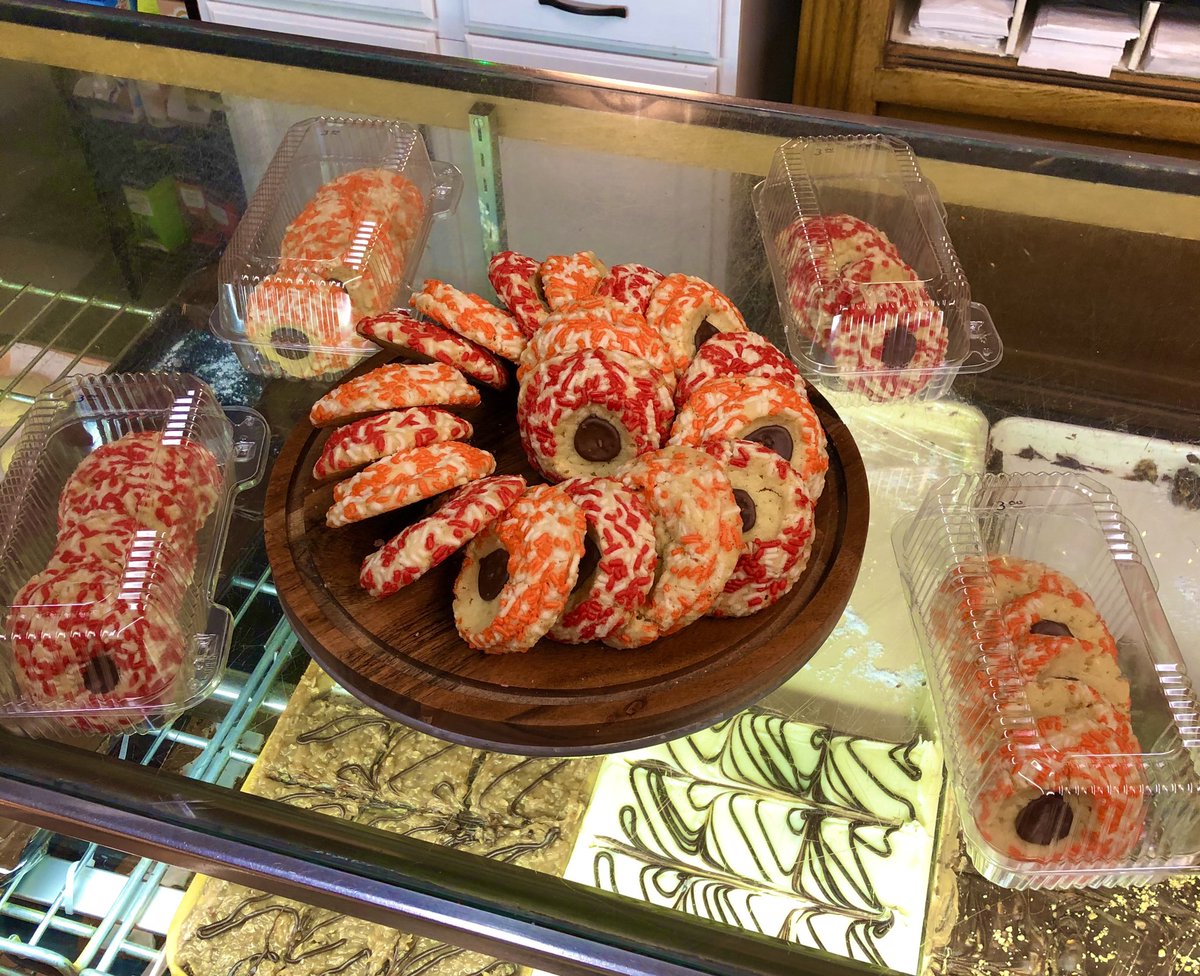 🧡🏈Go Browns 🧡🏈 ❤️🏈Go Ohio State🏈❤️ Stop in for your drop cookies to celebrate Ohio football!!!