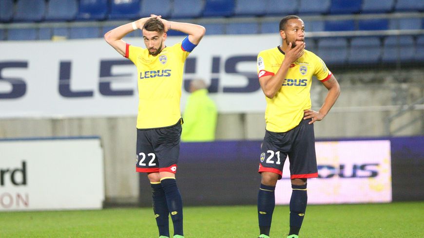 Depuis la dernière descente en L2, les lionceaux ont du mal à entrevoir la lumière et la porte d’entrée vers la L1.Néanmoins, depuis l’arrivée d’Omar Daf il y a deux ans, cette dernière semble avoir retrouvé une âme et l’espérance de retrouver la L1 à court ou moyen terme.