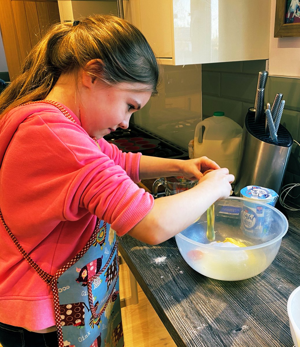 RichARowley's tweet photo. My youngest baking blueberry and chocolate muffins, has to be a #GoodNewsSaturday #BuddingChef https://t.co/eNJpyWNCWJ