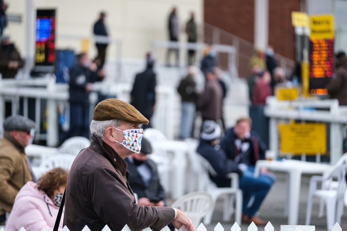 ianwilliamsraci's tweet image. Lucky's Dream for Roger Brookhouse made it six wins from 13 runs on the all weather by landing the @betway Handicap @LingfieldPark under @RKingscote 🍾🏆 #SaturdayWinner 

👉 bit.ly/1BywGAg