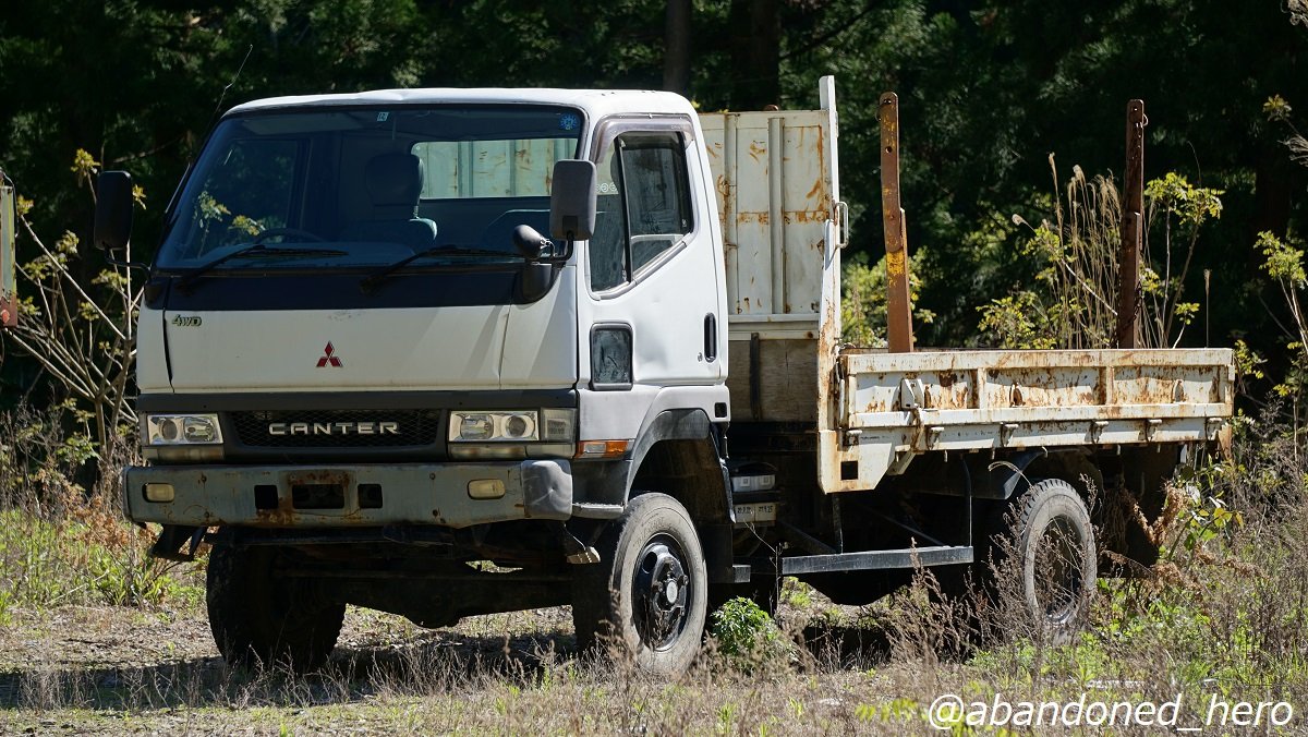 草ヒロ写真館byぱぁたん Na Twitteri 三菱ふそうキャンター 強そうなキャンター4wd 悪路でも豪雪でも 軽々走破してくれそうな力強さを感じます ナンバーは無いものの タイヤの空気やガラスの綺麗さを見るに構内現役車でしょう 先代のブルーテックキャンターにも設定 草ヒロ写真館byぱぁたん Na Twitteri 三菱ふそうキャンター 強そうなキャンター4wd 悪路でも豪雪でも 軽々走破してくれそうな力強さを感じます ナンバーは無いものの タイヤの空気やガラスの綺麗さを見るに構内現役車でしょう 先代のブルーテックキャンターにも設定