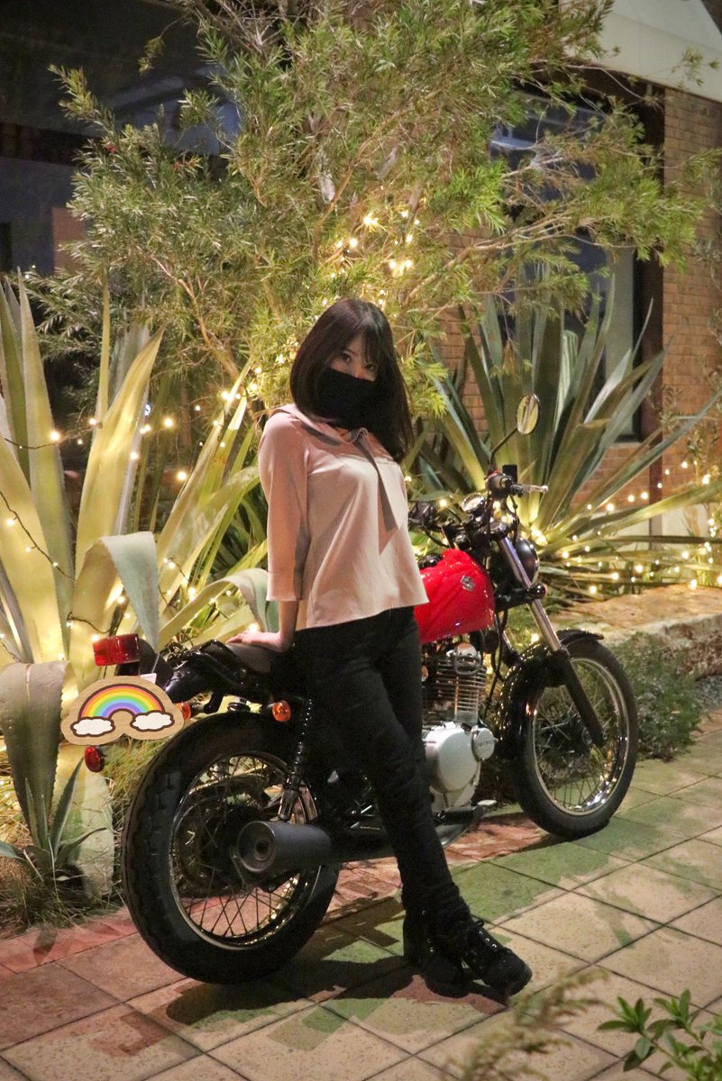 mai_tabi's tweet photo. 名前：舞ちゃん🌸
性別：女
年齢：20代
住み：神奈川
身長：154cm
車種：SUZUKI グラストラッカー
好き：馬、犬、グラタン
一言：免許とりたてのホヤホヤライダーです🏍🌈
Twitterも超初心者なので、良かったらフォロー宜しくお願いします🥺

#バイク乗りとして軽く自己紹介 
#バイク女子 https://t.co/CL15zDykPA