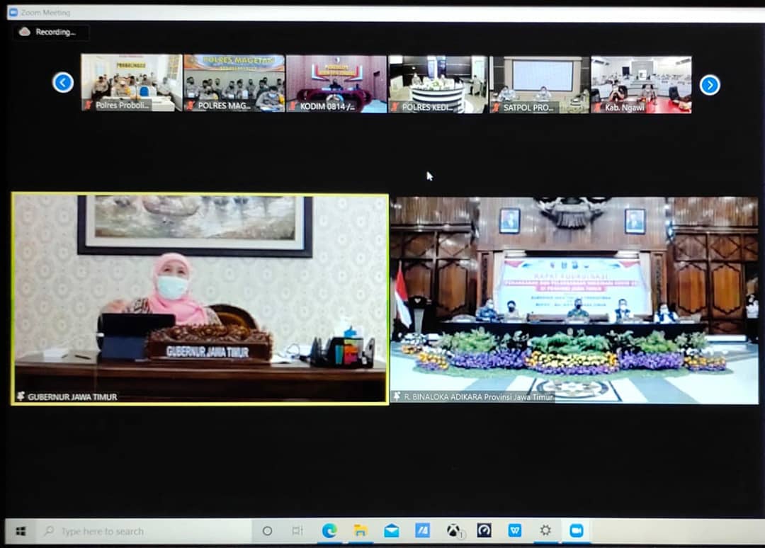 KhofifahIP's tweet photo. Selama  tiga minggu terahir terjadi lonjakan kasus penyebaran covid-19 cukup signifikan baik Nasional maupun Jawa Timur.

Mendagari menerbitkan Inmendagri no 1/2021  bahwa Jawa- Bali akan diberlakukan Pemberlakuan Pembatasan Kegiatan Masyarakat (PPKM). https://t.co/7b7JpOSguK