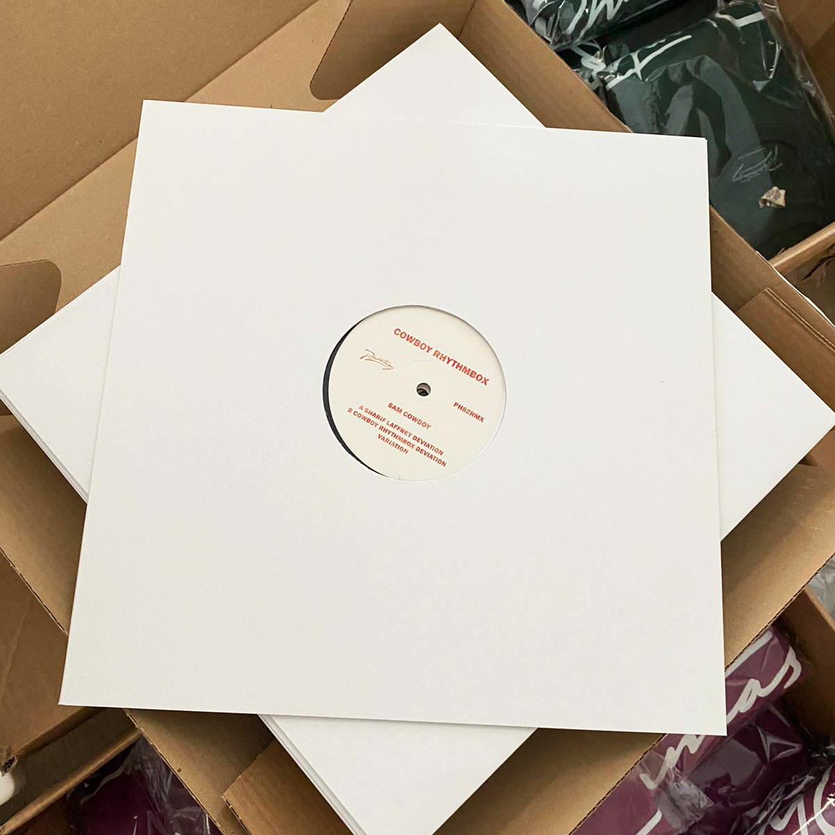 Previously sold out and being re-pressed 👇🏻

<a href="/shariflaffrey/">SHARIF LAFFREY</a>’s rework of <a href="/cowboyrhythmbox/">Cowboy Rhythmbox</a> ‘6AM Cowboy’, taking the sounds featured on their 'Terminal Madness' EP and spinning them into undulating weirdo dance gold.

Shipping end of Jan, pre-order now:
shop.phantasysound.co.uk/collections/co…