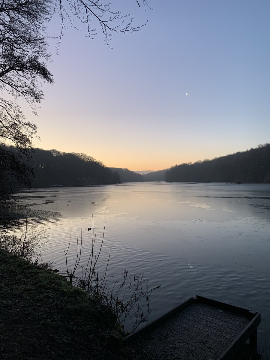 1974Parky's tweet photo. A beautiful walk this morning....
7.45am & -3c in #newmillerdam when we set off! 22.5k later & it wasn’t much warmer! #lockdown
#notton #walton #hawparkwood #anglerscountrypark #walkshire https://t.co/Hg9k5wYgPE