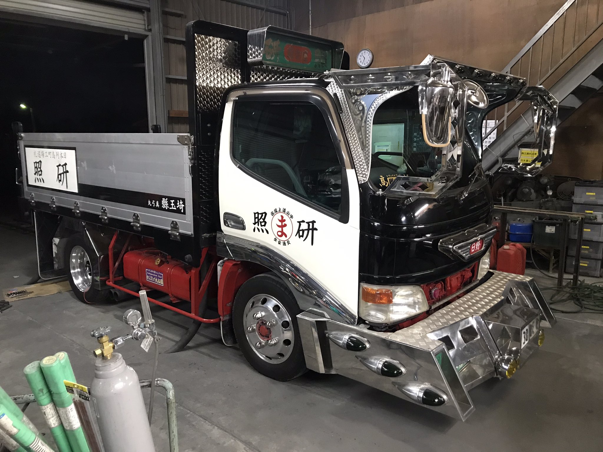 デコトラ アートトラック マニ割り タイコ 2個セット