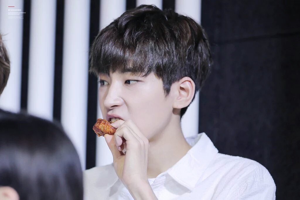 Lee2Rendi's tweet photo. *ahhh.......rendy bingung mau ngapain😭
*ada mau nemanin aku makan🥺

-안녕하세요 여러분, 따라 오세요.
-나와 친구가되고 싶은 분은 기꺼이 환영합니다.

follow juga akun rendy ya,nanti rendy follback arrachi!!
;
;
;
#roleplayerindonesia #roleplayer #roleplayerkpop #roleplayerindo https://t.co/nku9ULfHNT