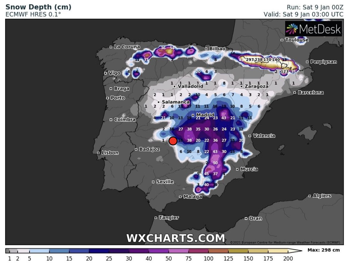 wxcharts's tweet photo. Storm Filomena has blanketed Spain in exceptional amounts of snow, with Madrid seeing the highest 24hr snowfall in 50 years, with around 50cm (20in) already recorded.

Still more to come, especially in the NE, but a respite on the way once this system eases beyond the weekend... https://t.co/04gHzSdvn0