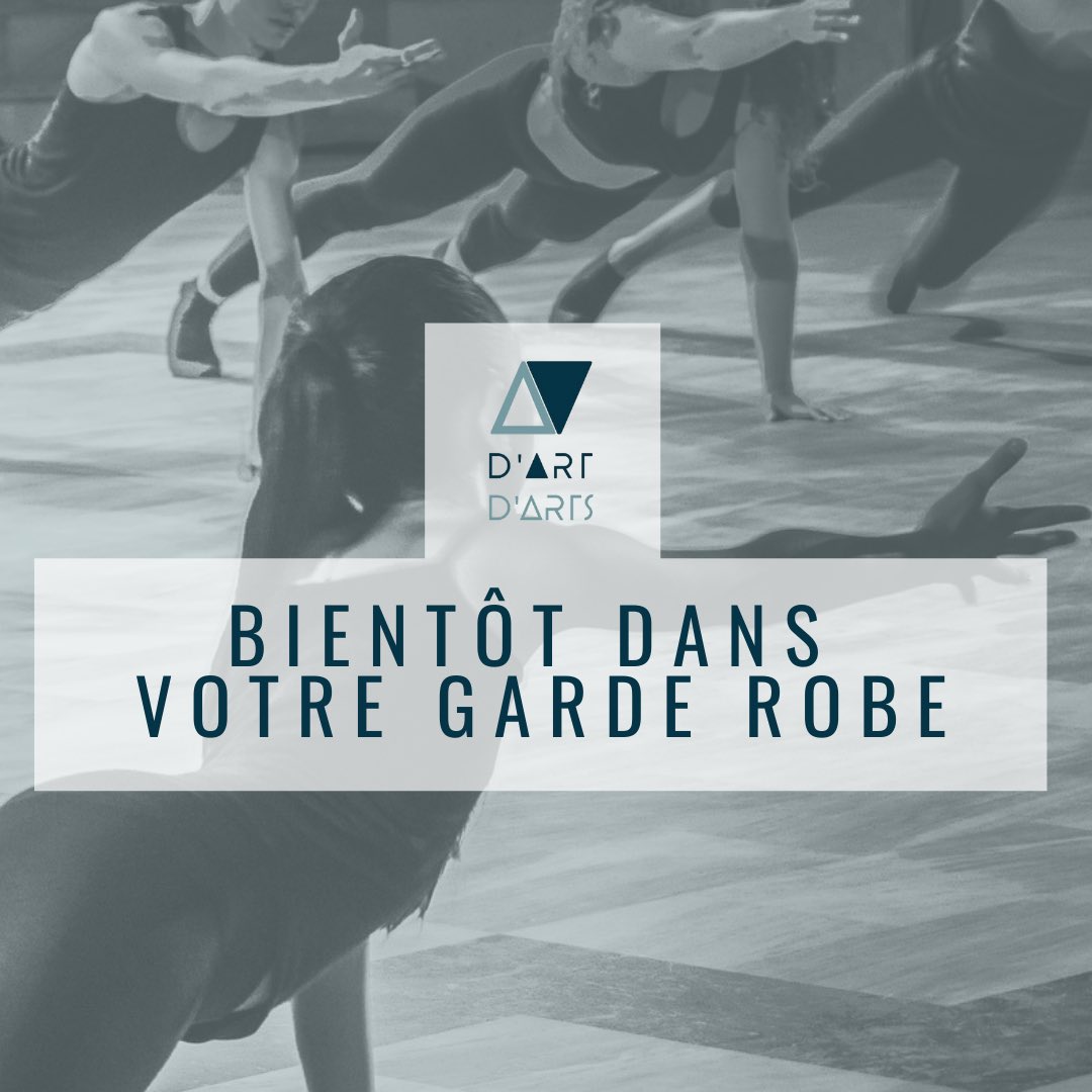 Dart_dArts's tweet photo. D'art d'arts s'invite dans vos dressings ! Cette année voit aussi le bout du nez d'un nouveau projet. nous avons pensé créer une marque pour vous proposer des vêtements et accessoires adaptés aux répétitions artistiques. T-shirts, sweats, joggings, gourdes etc. 😎 https://t.co/n2djBipLmj