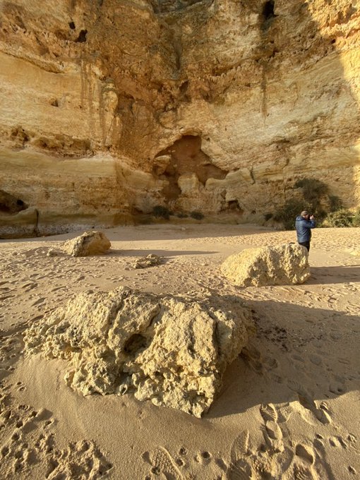 My location to shoot today is fire https://t.co/O93uYcHJoE