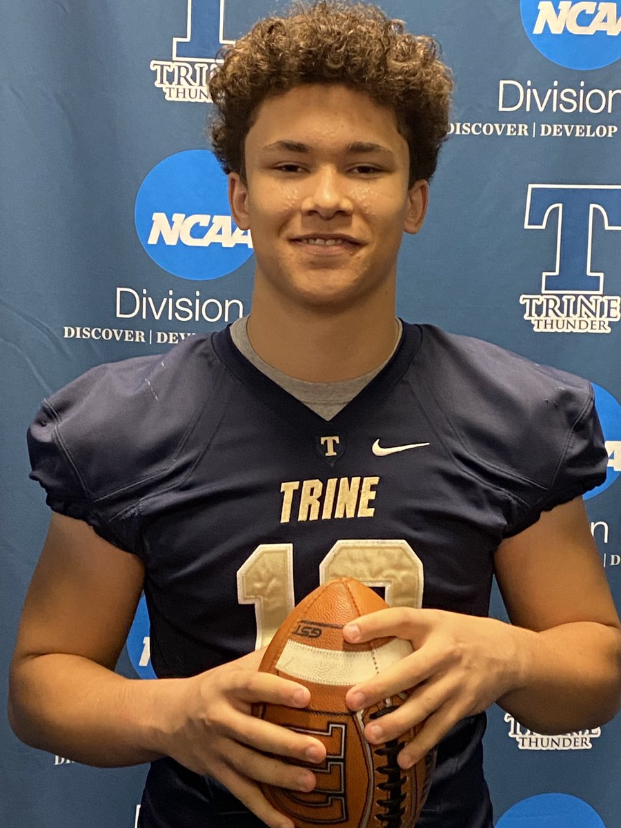 AlexanderHobso5's tweet photo. Had a great visit at Trine university. Thanks to @CoachAbbs for the invitation.I enjoyed meeting coaches @CoachWellman @CoachRav @CoachTMJames.
@HSEFootball @xfactorQB https://t.co/I7N3ZuHhF2