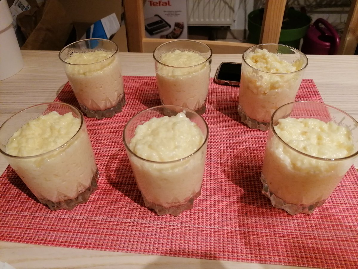 GyllieGyllie's tweet photo. Result of today's cooking stream. Sweet potato soup with white cheese and rice pudding.
#cooking #cookingathome #cookingwithlove #cookingram #streamer #streaming #stream #hellofresh #hellofreshbe https://t.co/G6wMRLvGrn