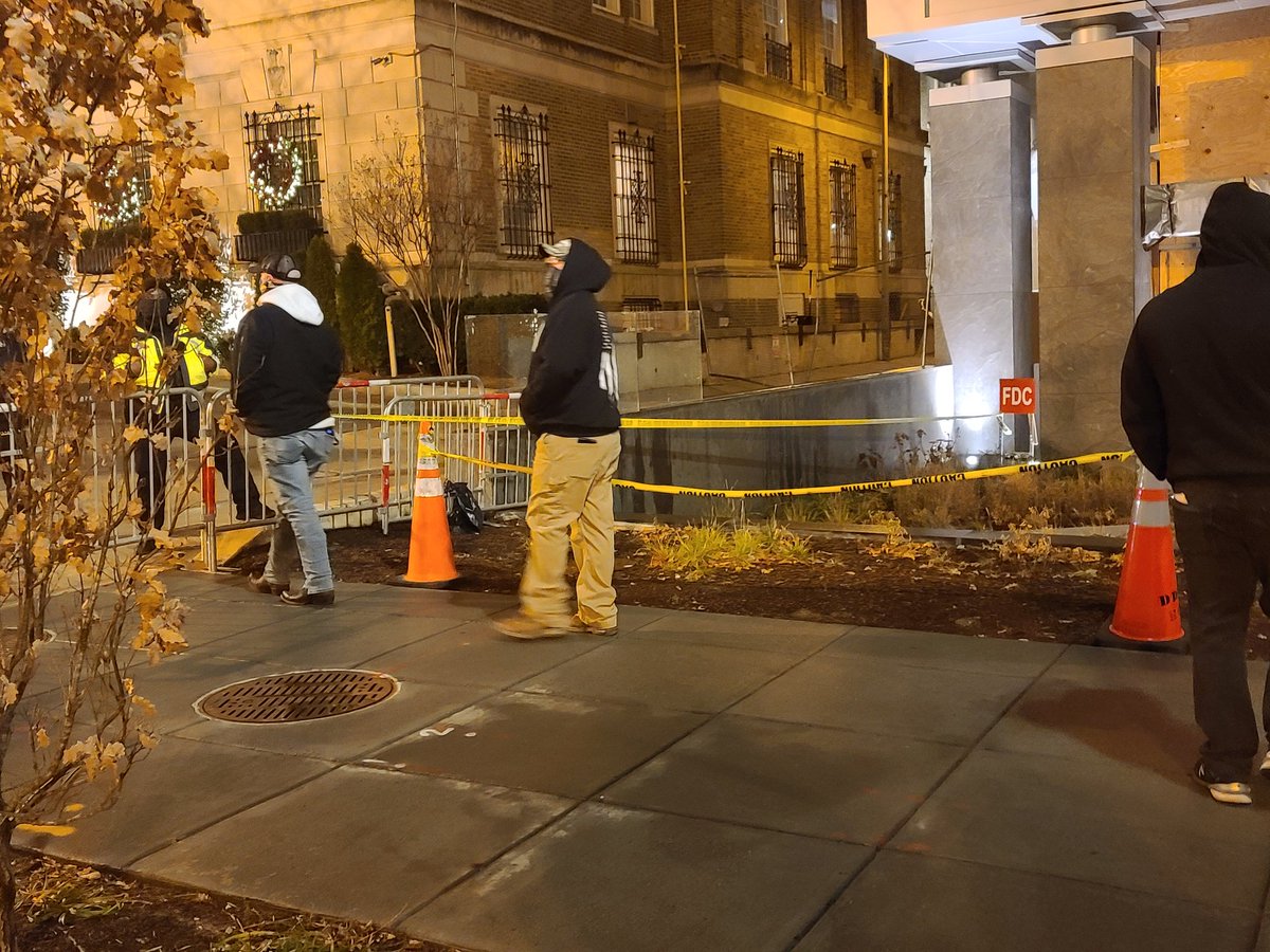 The plaza had several folks from trump supporters, to suspected proud boys, to just random tourists. Come through. Always greeted with resistance if the mask wasn't on. Guy in first photo was offering sandwiches as a reason for no mask. 42/