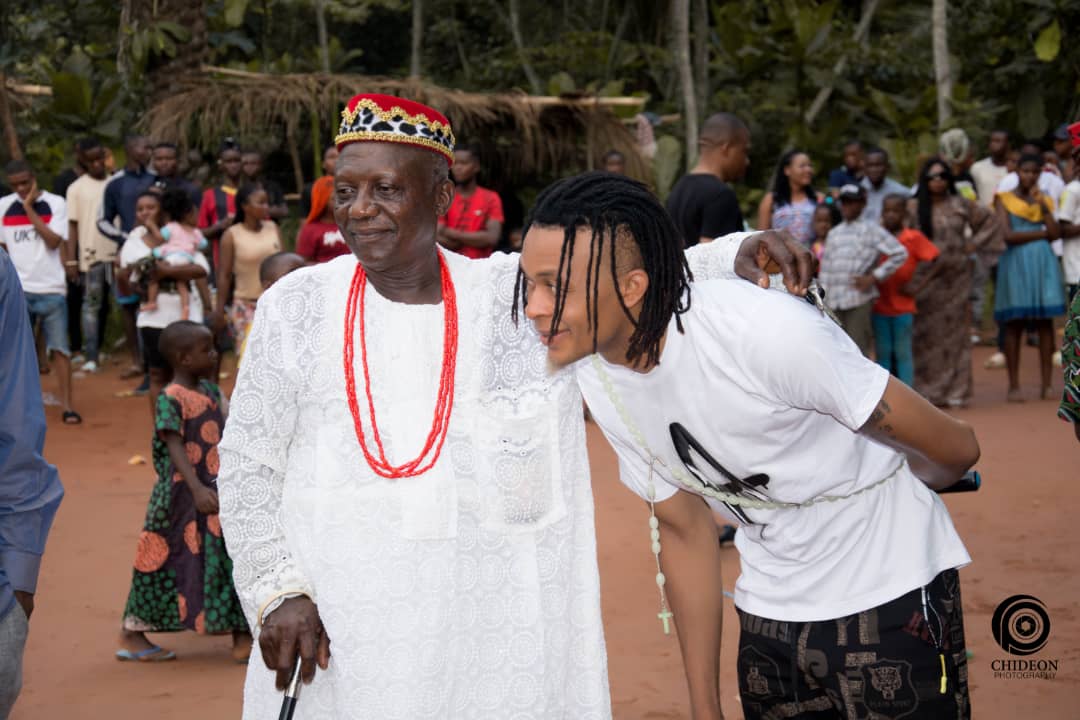 Seanbreezemaxy's tweet photo. Blessings from my KING...
EZE OFOCHILO
OF UMUAGO NDIDA AUTONOMOUS COMMUNITY #URUALLA https://t.co/ZcTfNyX6Ip