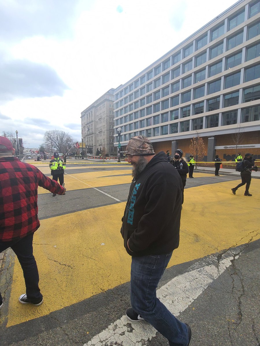 The crowds were all varied. Most were there to talk shit and call blm lovers, which was ironic since thier candidate actually lost. Woman in last photo ended up kicking someone before leaving the area. 52/