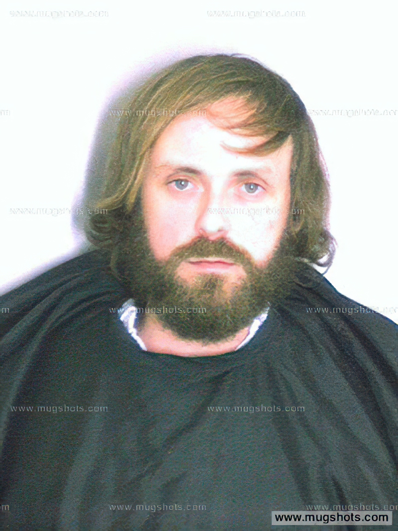 MrAndyNgo's tweet photo. Farley has been trying to get me banned since I criticized his apologism for antifa. He went to the hideout location of antifa shooter Michael Reinoehl to give him a friendly interview while he was on the run. Farley also has his own personal grievances against criminal justice: https://t.co/1ZfKjnUdIK