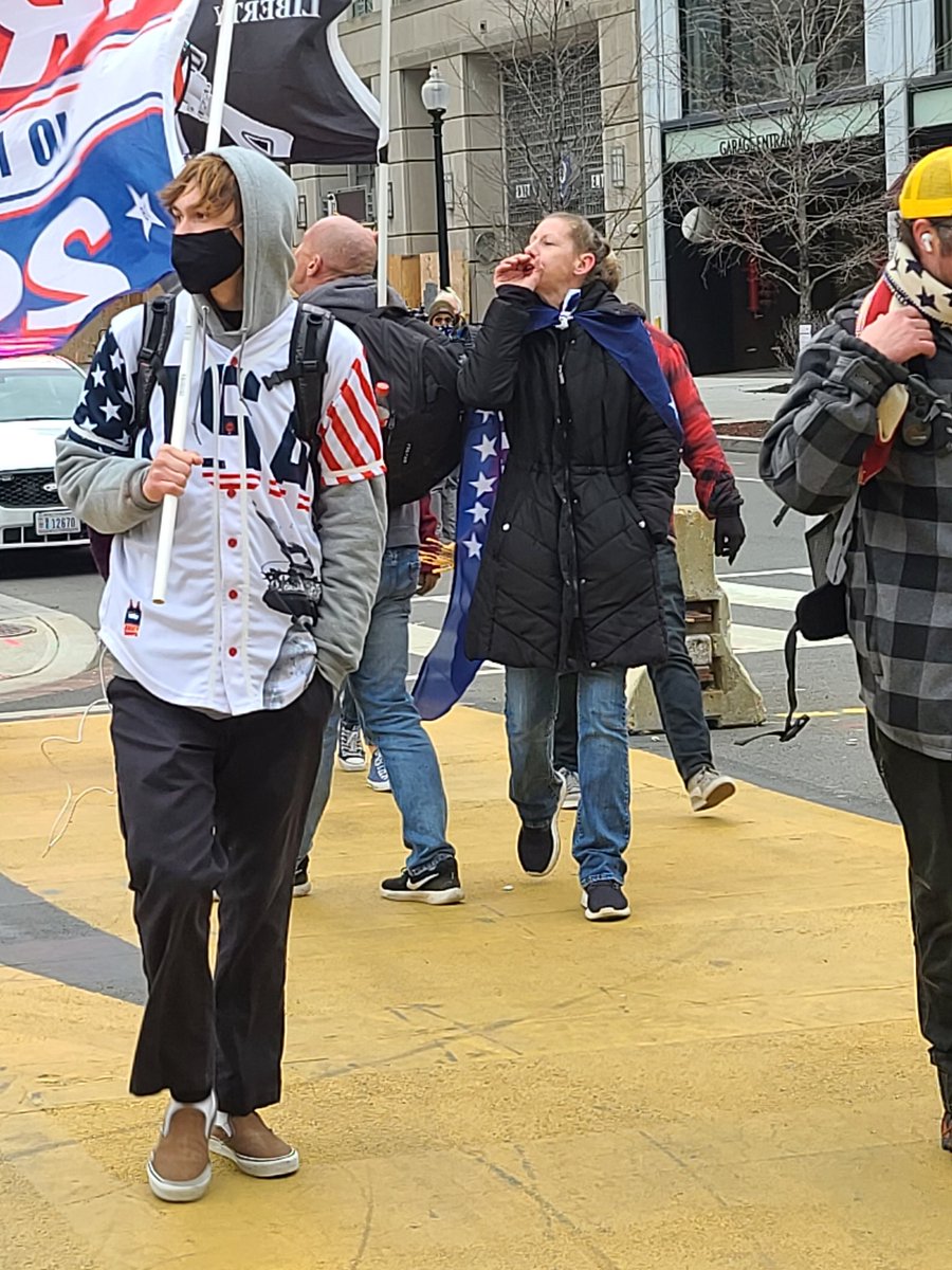 The crowds were all varied. Most were there to talk shit and call blm lovers, which was ironic since thier candidate actually lost. Woman in last photo ended up kicking someone before leaving the area. 52/