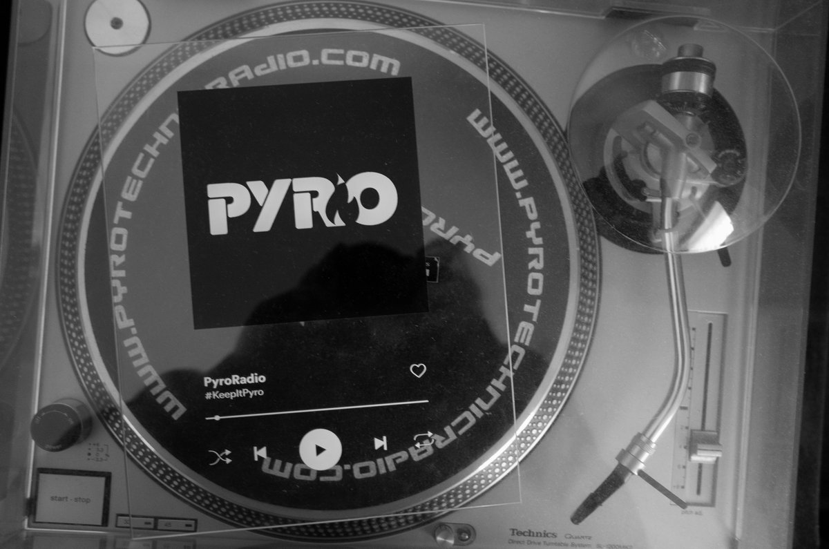 AntonioPyro's tweet photo. Peeled off the plastic, looks quite good...... even if it was a slightly overpriced online impulse purchase during lockdown (ignore the dusty turntable) 🤓 @PyroRadio #PyroRadio @PyroReloaded #PyroReloaded @PyroAcademy #PyroAcademy #KeepItPyro #Radio #RadioStation #London https://t.co/0Ae5DCLiod