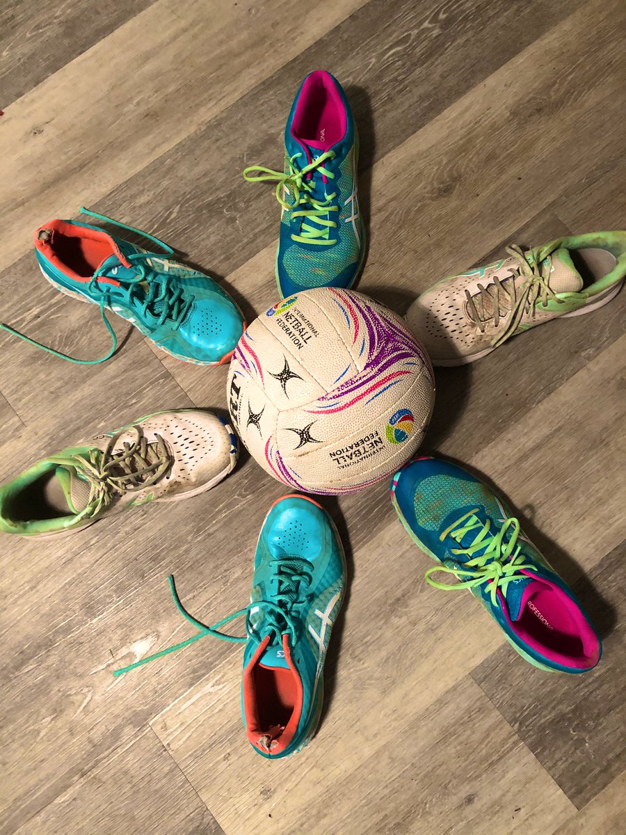 channysav's tweet photo. Netball trainers... ASICS seem to be the brand of choice @ASICSeurope for the photo challenge @NetballSW #theyneedaclean #gatheringdust 😩#NSWphotochallenge 👟 🏐 https://t.co/D0aVs6MHKA