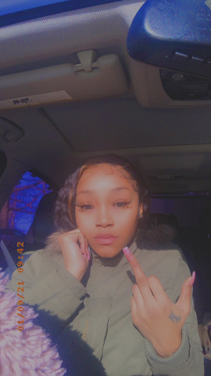 _Charmssss's tweet photo. Heavy On The “🖕🏽” You 🧚🏽‍♀️😘✨ https://t.co/twZT5rfH0K