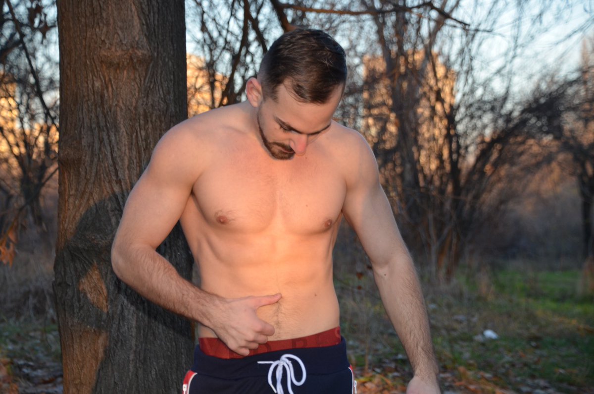 johnysuk1's tweet photo. Hello my firends! I am online on my cb room for the next 8 hours.
Will be a hot night 
https://t.co/eCchFtMLpK https://t.co/gDLYtCimdh