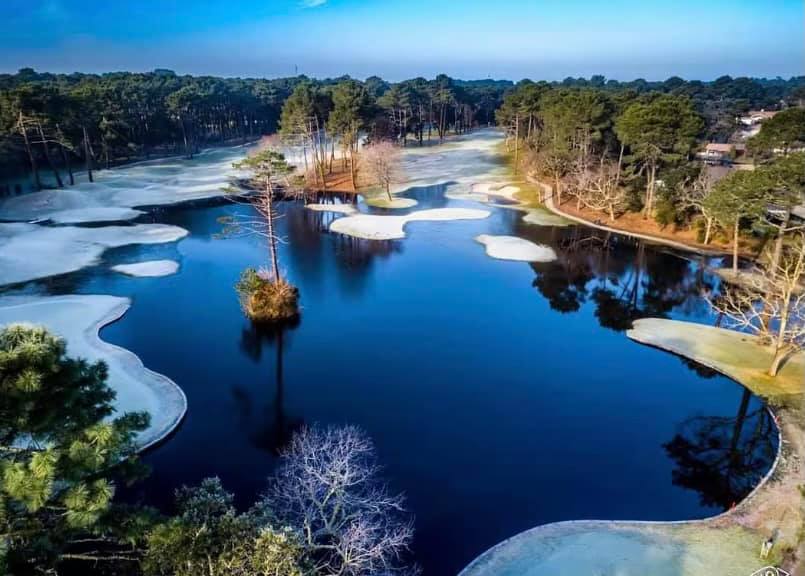BelgianGolfer's tweet photo. I tweeted this week about Madrid, and this is another course from the Robert Von Hagge design company, Seignosse in Biarritz, France. People that have been there will recognize the solitary tree between the 3rd and the 17th hole. https://t.co/i5fTgs5kkG https://t.co/NOCOI3Zjqt
