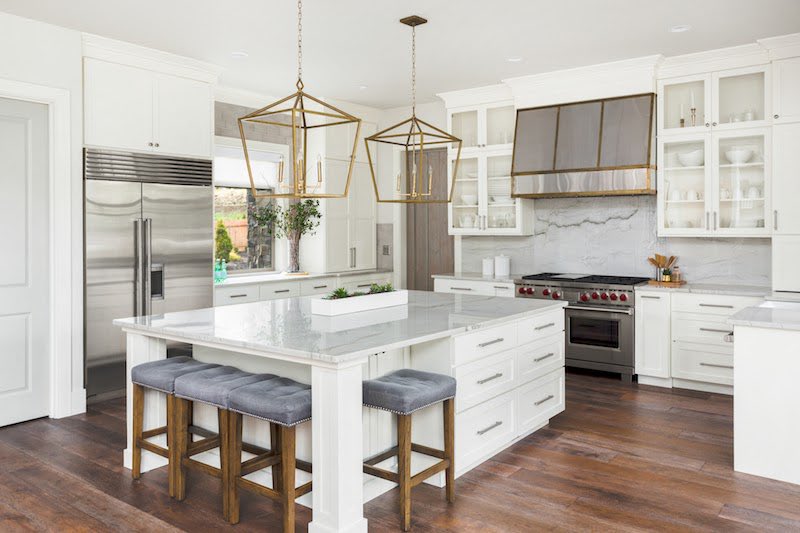 RileeDHarrison's tweet photo. My forever home will have a massive kitchen island with barstools. There is just something special about having an island with enough space for family/friends to hangout in the kitchen. Here’s what I’m talking about: https://t.co/V5lQf3SmMG