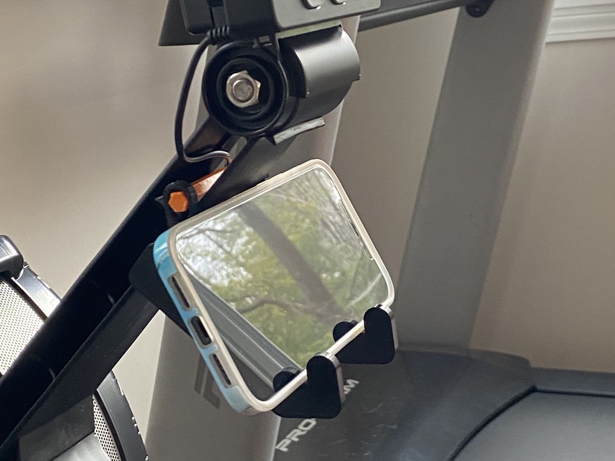 tinkrmakr's tweet photo. Concept2 Rower Phone Mount - Model-D | PrusaPrinters https://t.co/htC9bk769o (via @Prusa3D) #prusalive https://t.co/lElXYfGinE
