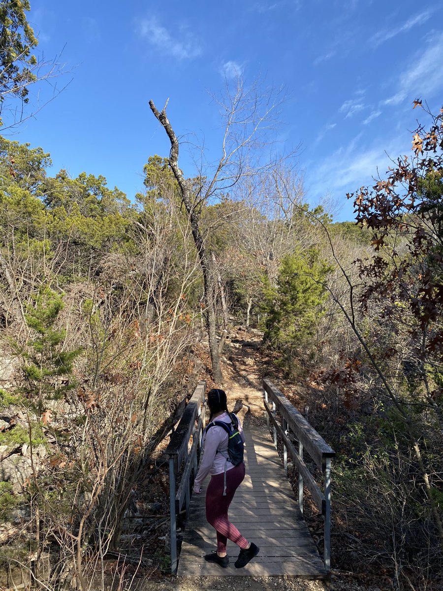 starlord_xx's tweet photo. Morning hike then Lunch with ramen and Sake 🍜🍶🥟 #SaturdayVibes https://t.co/NRhG0OwG15