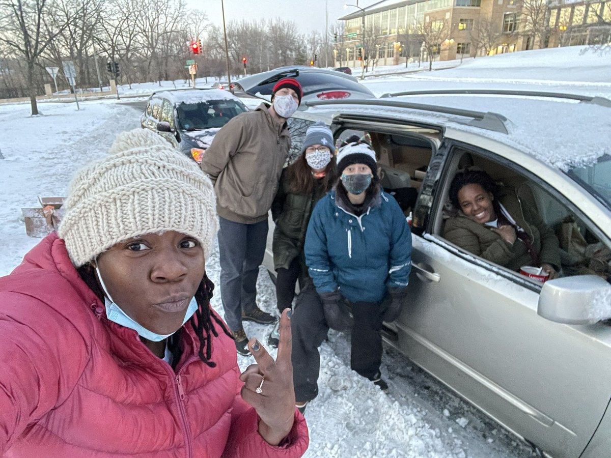 ShayCaresInfo's tweet photo. Team work makes the dream work! Big shot out to @kiddecat9, Ben and Brianna for volunteering Christmas Day with the Homies!! #givingback #community #outreach #wereinthistogether https://t.co/WnMRP0hb6U