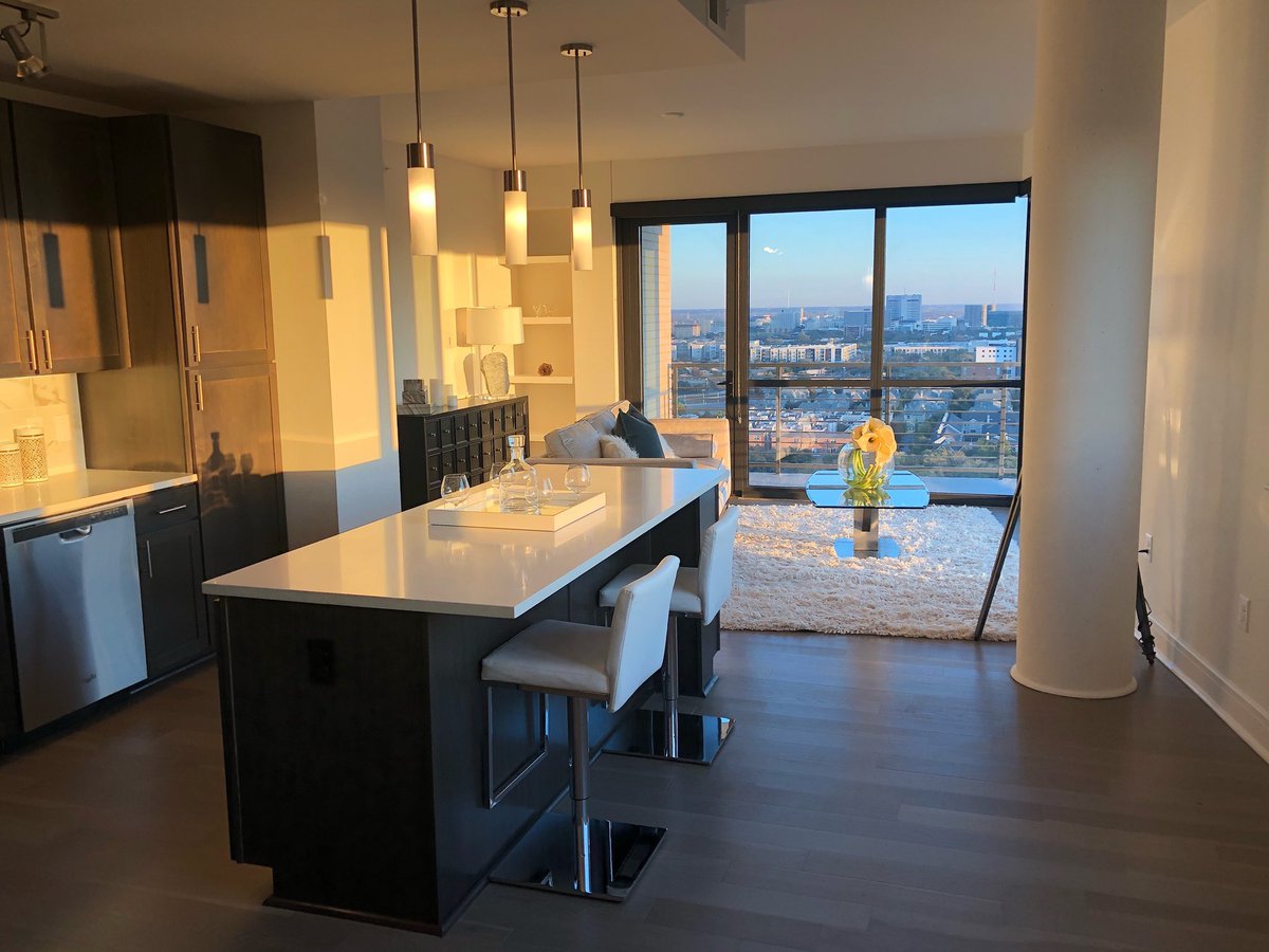 INTERIORPORN1's tweet photo. Ok, I want this apartment. https://t.co/l5h0gRoEfR
