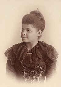 Fisk has a powerful legacy. It led universities throughout the nation even before accreditation was available in their region. Ida B. Wells, W.E.B. Du Bois and other prominent figures have attended. Professors like Arna Bontemps (Langston’s homie!) & James Weldon Johnson. Swoon.