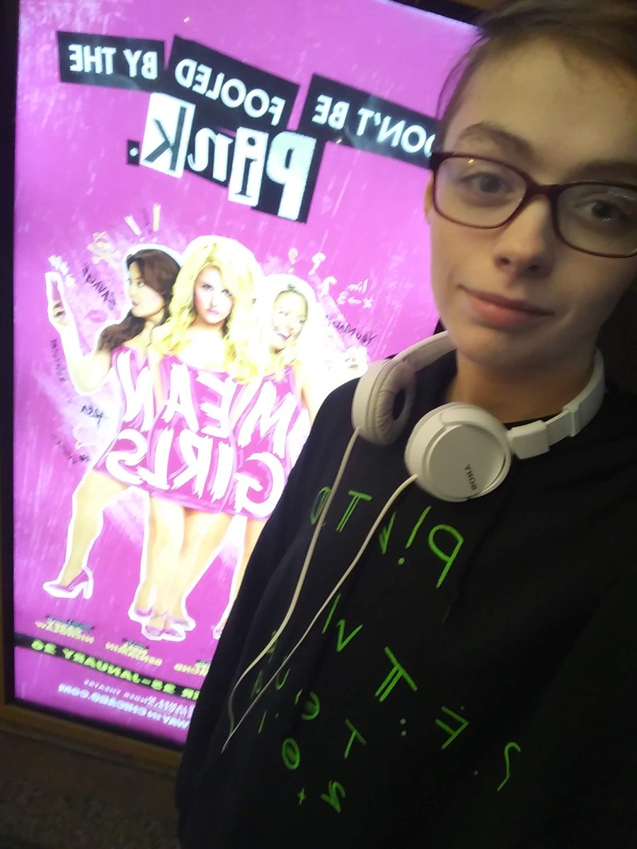 sparxsiris's tweet photo. Today marks a year to when I saw @MeanGirlsBway in Chicago, Im so glad I got to see it with my friends. I love this show so much 💖 #FetchFans https://t.co/Vxnjxv7Rg7