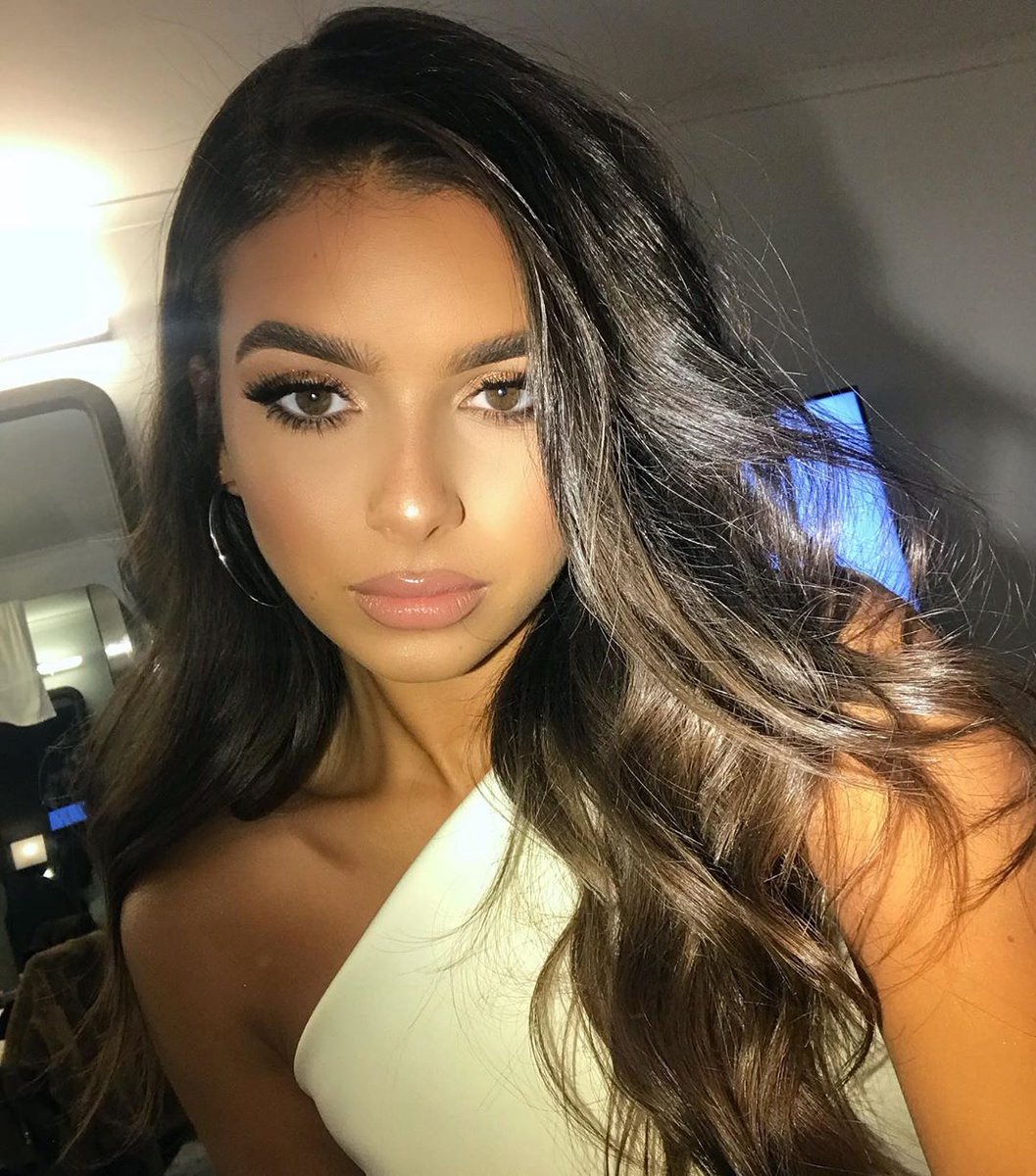 sofietenney's tweet photo. #Curvy Im now available https://t.co/3hSJRbywlR