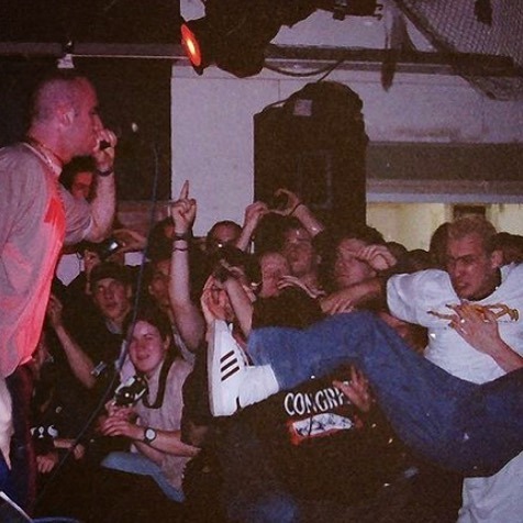 twentyland's tweet photo. #throwback naar 9 maart 1996. bandje kijken op een #straightedge #hardcore festival in Geleen. 

band: Veil
foto: @lookingback_ography
eigen foto’s: @twentylandcrew 
link: https://t.co/TmE3FeJUjy https://t.co/iNRVcGNRpL