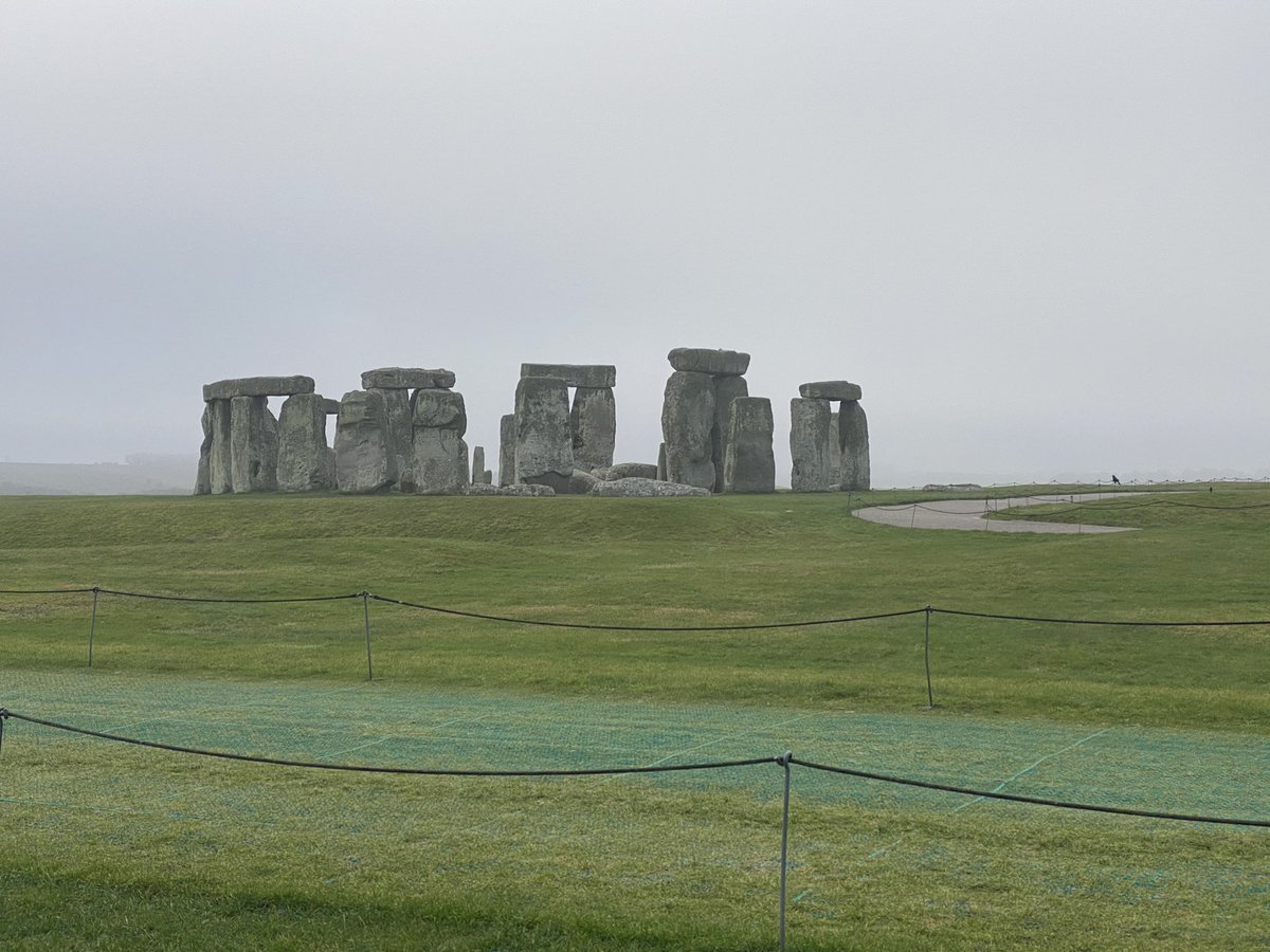 Nice 10km trek out to Stonehenge with Simone and the 🐾🐾. Managed to stumble across a tree swing, couldn’t contain myself and had to have a go 🤣🤣 #Lockdownweekendwalk #freshairfreshmind #Remainpositive