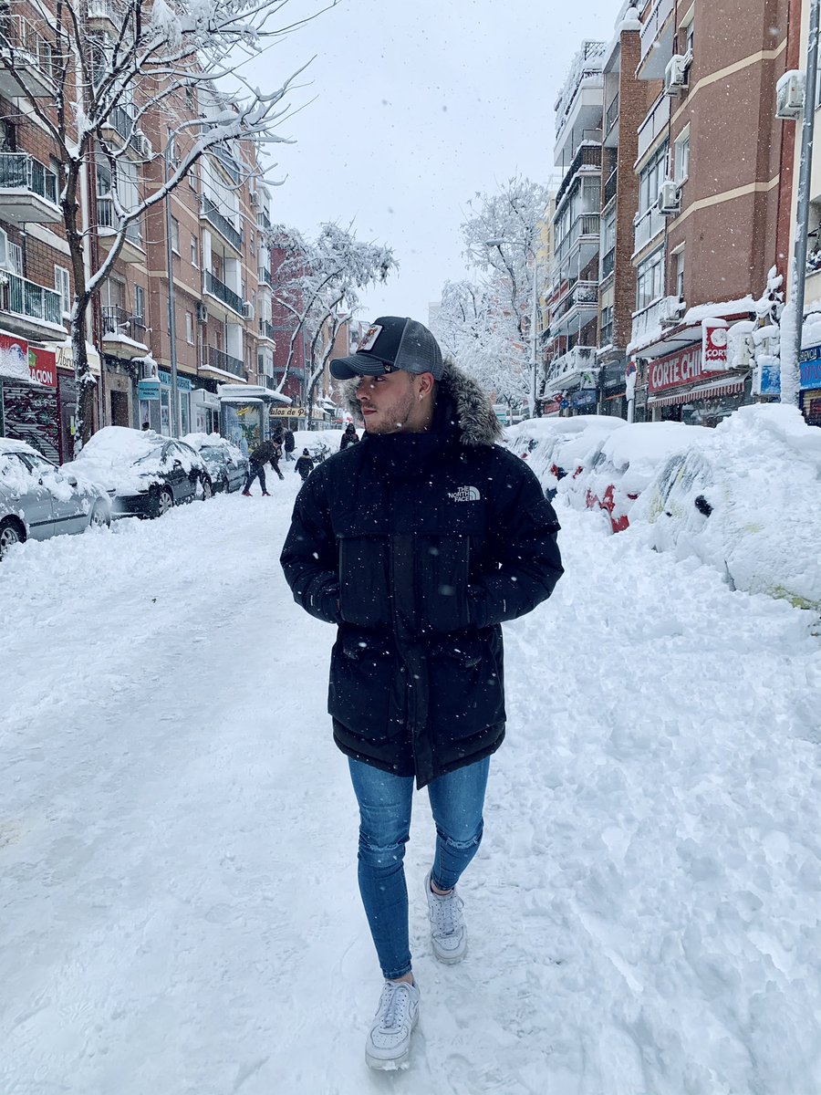EstebanRR13's tweet photo. ¿Donde estás Frozen?👀 Te estoy buscando y no te encuentro ❄️💙 https://t.co/E5dksF0oO5