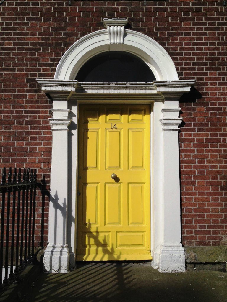 In March 2017  @CalvinSehrt came to visit me in Wales for the first time. We started our trip in Dublin on a sunny spring day.