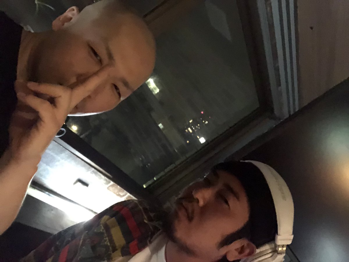 torauma1991's tweet photo. こんばんわ!連休中日ですね!
極寒ですが皆さんいかがお過ごしですか?
体バキバキ言わせながらゴリゴリでお待ちしてます!
お越しの際は@Jz94_KK か@93_oki か僕にDMお願いします!
#BAR604
営業日 月曜-土曜
定休日 日曜
沖縄県那覇市松山1-33-2
はましんビル5階 https://t.co/o3np7pTjy3